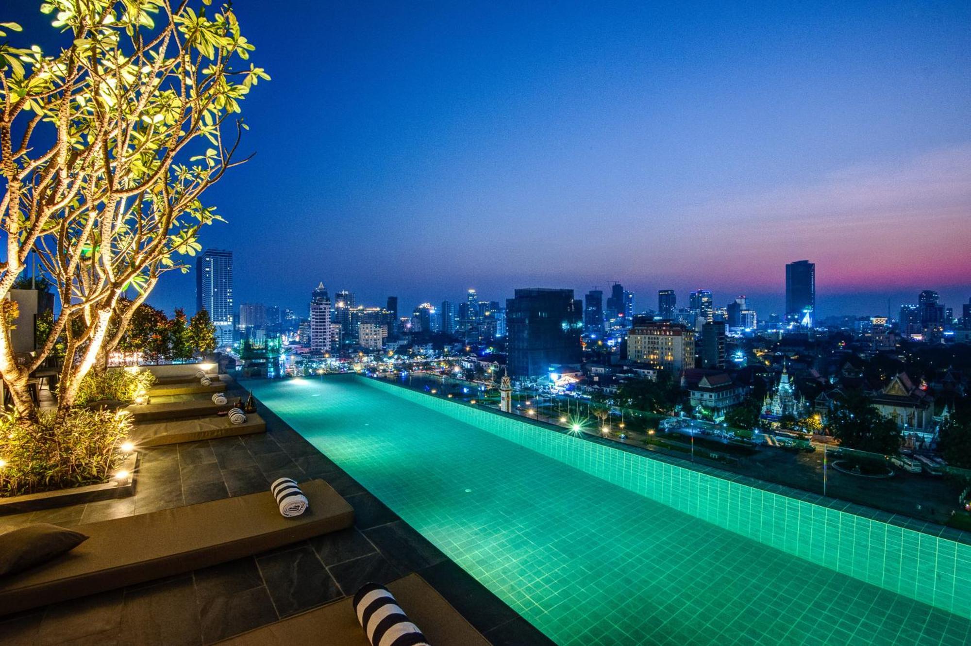Glow Park Hotel Grand Royal Palace Phnom Penh Eksteriør bilde