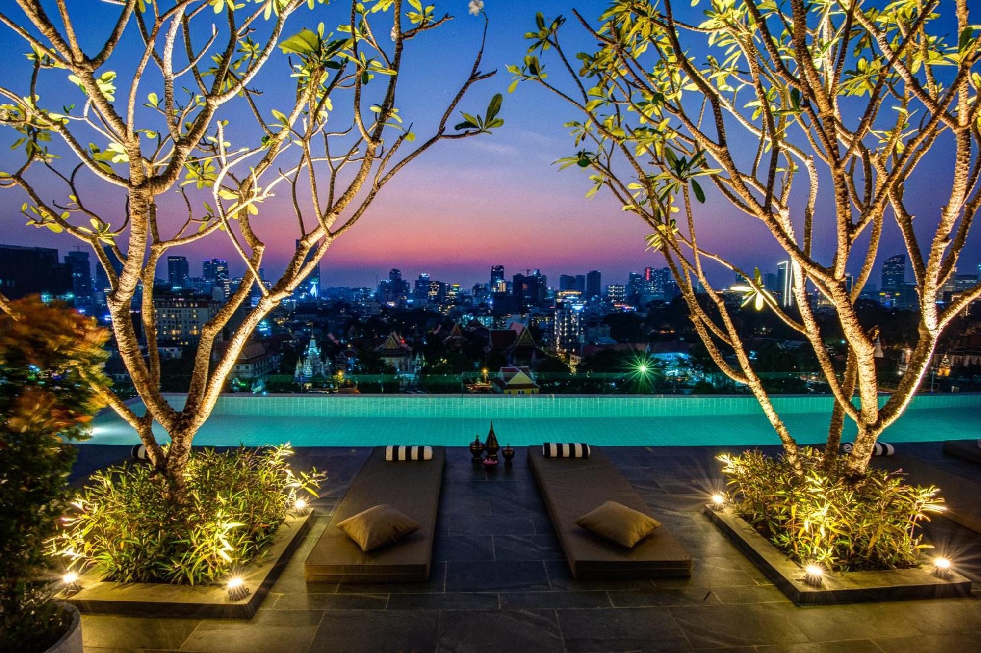 Glow Park Hotel Grand Royal Palace Phnom Penh Eksteriør bilde