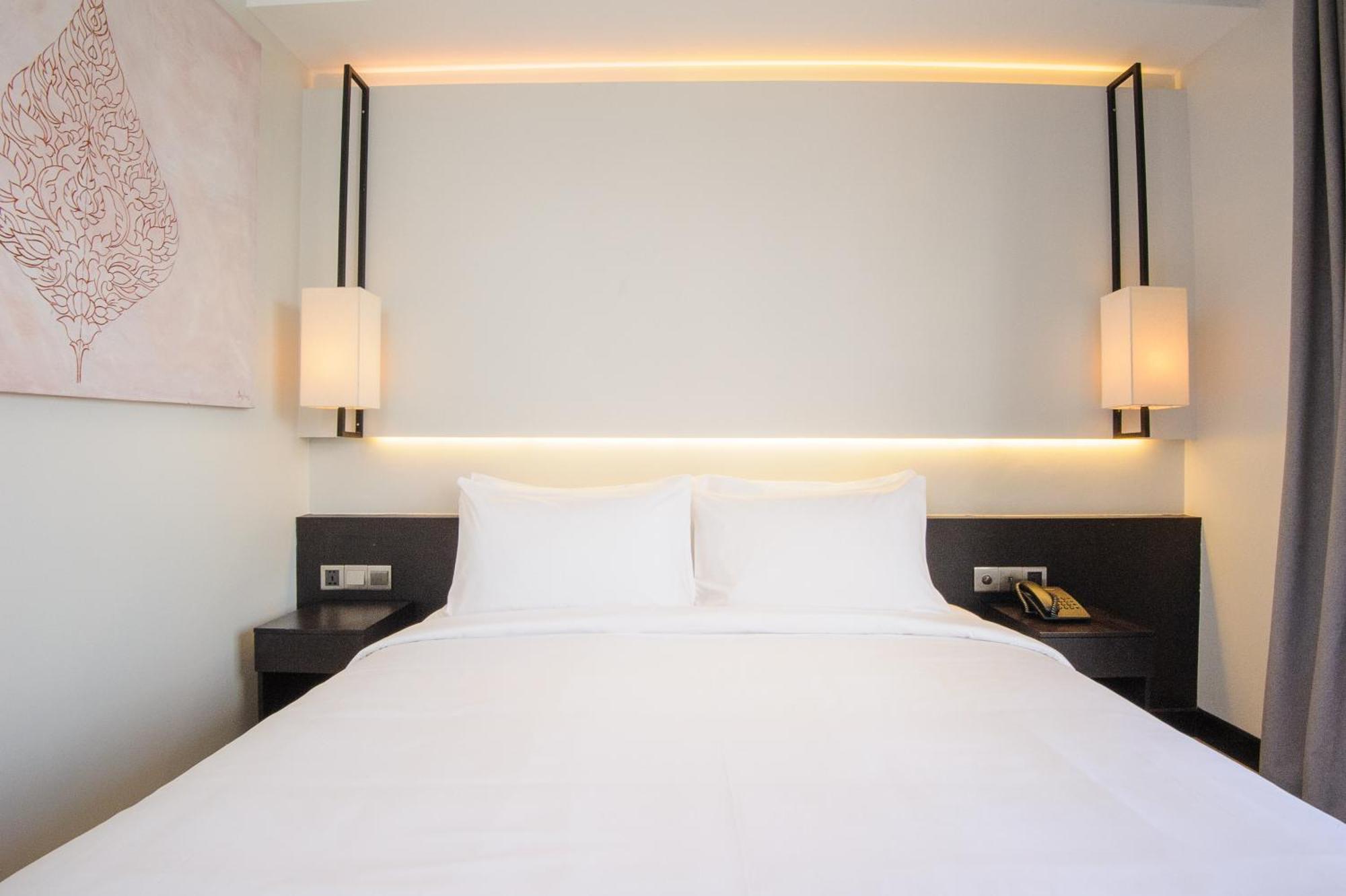 Glow Park Hotel Grand Royal Palace Phnom Penh Eksteriør bilde